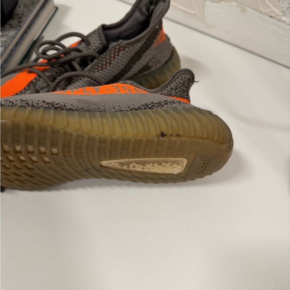 Adidas Yeezy Boost 350 v2 Men’s 8.5 Carbon Beluga Kanye HQ7045 - Picture 10 of 15